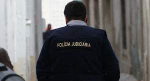PJ faz buscas em entidades públicas, associações e empresas de Chaves